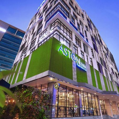 Aston Inn Pandanaran Semarang Exterior foto