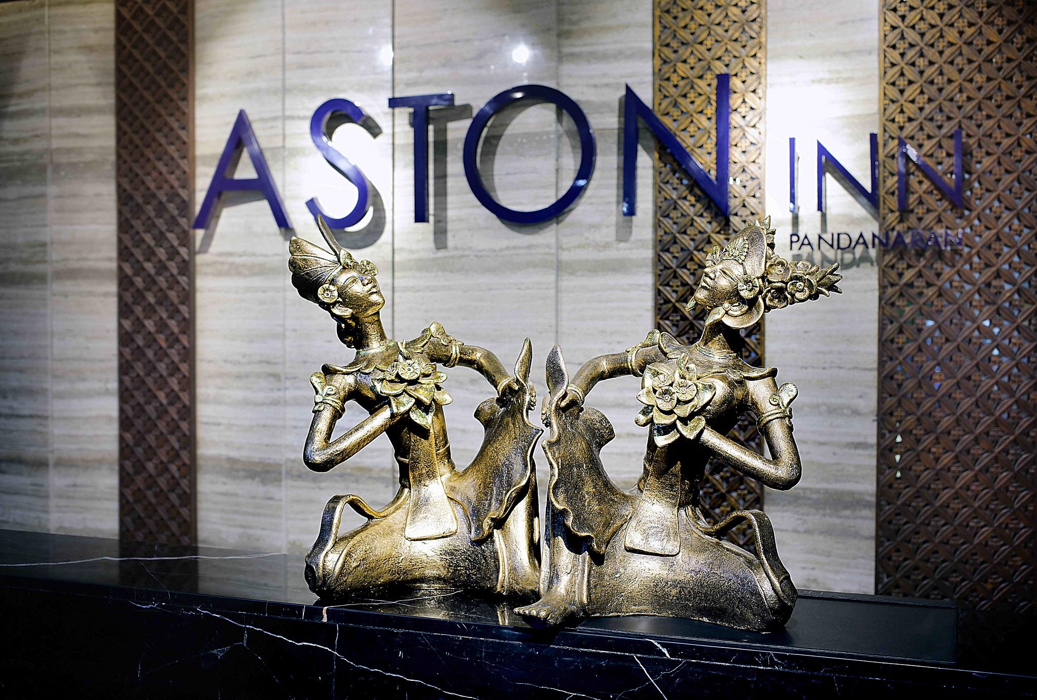 Aston Inn Pandanaran Semarang Exterior foto