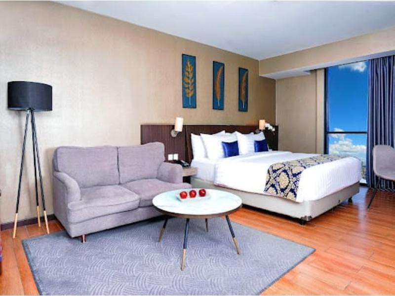 Aston Inn Pandanaran Semarang Exterior foto